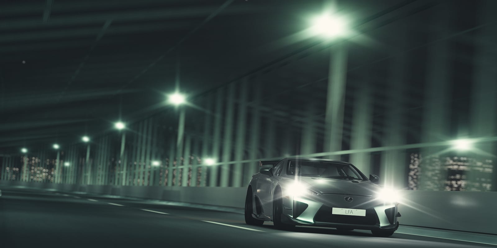 首都高上的 LFA